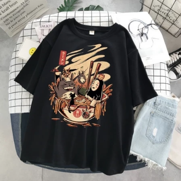 Camiseta Feminina Estampada com Desenho de Anime Totoro